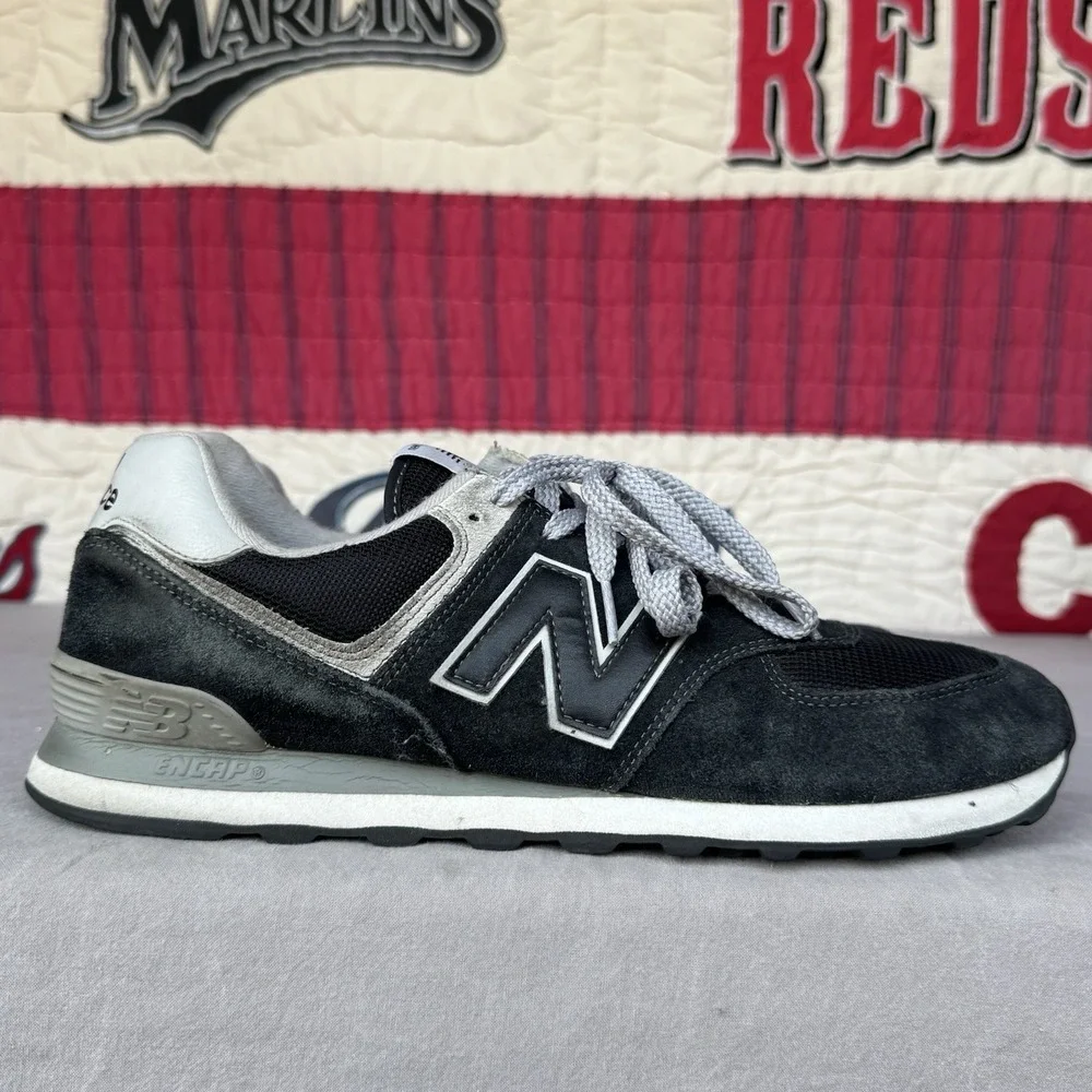 New Balance product pair
